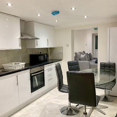 Stylish En Suite Double Room Kensington لندن المظهر الخارجي الصورة