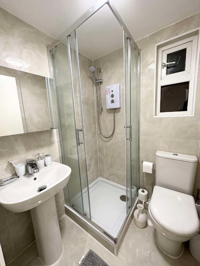 Stylish En Suite Double Room Kensington لندن المظهر الخارجي الصورة