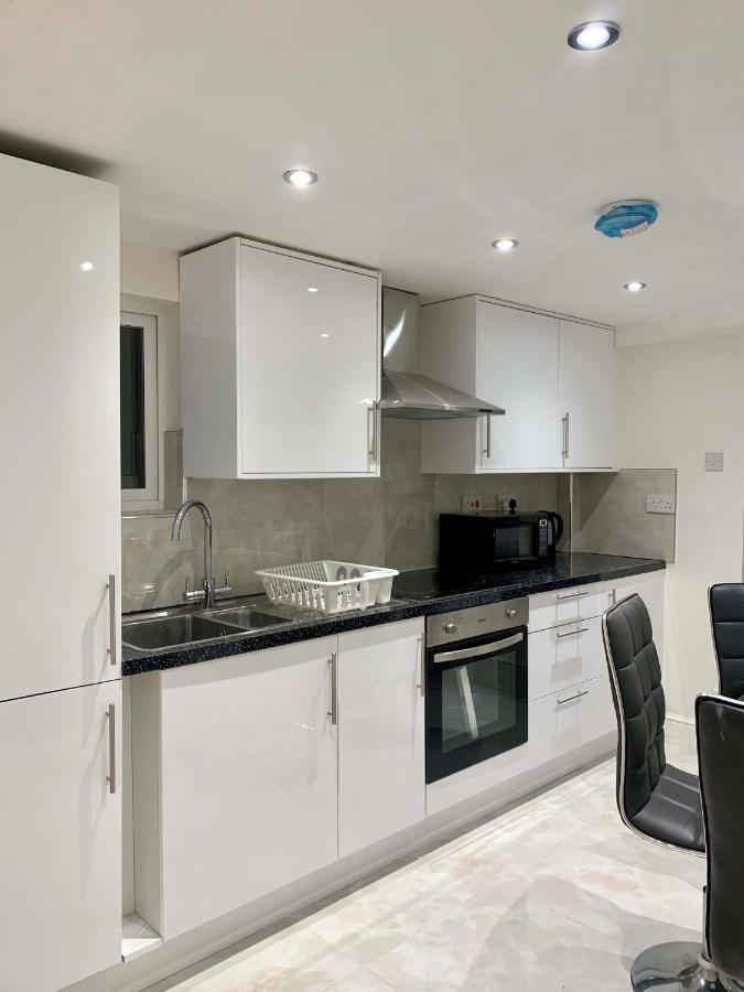 Stylish En Suite Double Room Kensington لندن المظهر الخارجي الصورة